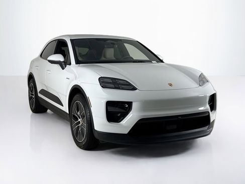 Used 2025 Porsche Macan Electric RWD image 7
