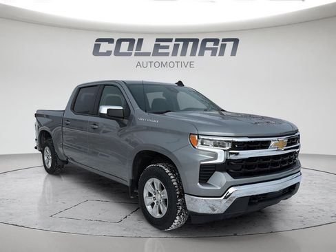 Used 2025 Chevrolet Silverado 1500 LT image 3