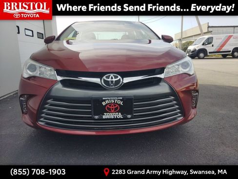 Used 2017 Toyota Camry XLE w/ Moonroof Package FWD image 35
