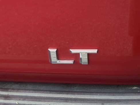 Used 2021 Chevrolet Suburban LT RWD image 48