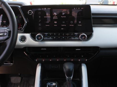 Used 2023 GMC Canyon AT4X AWD/4WD image 12