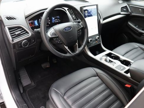 Used 2024 Ford Edge SEL image 4