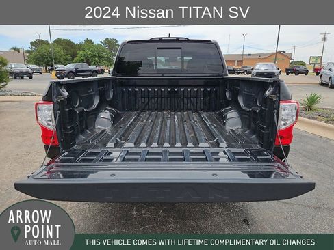 Used 2024 Nissan Titan SV RWD image 17