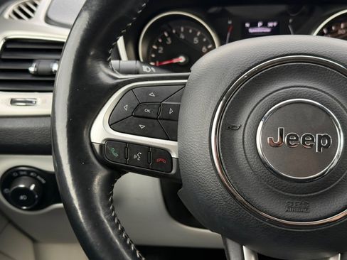 Used 2018 Jeep Compass Latitude w/ Cold Weather Group image 17