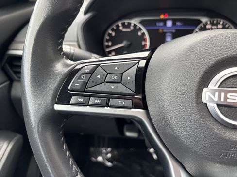 Used 2024 Nissan Altima 2.5 SV w/ SV Premium Package FWD image 16