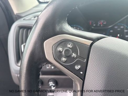 Used 2022 Chevrolet Colorado Z71 AWD/4WD image 17
