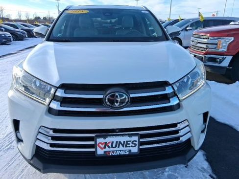 Used 2018 Toyota Highlander Limited Platinum image 17