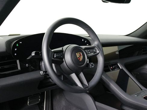 Used 2025 Porsche Taycan image 4
