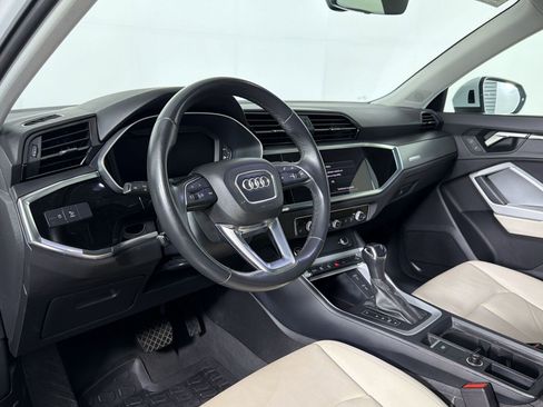 Used 2023 Audi Q3 2.0T Premium w/ Convenience Package AWD/4WD image 3