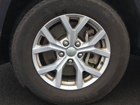 Used 2022 Jeep Grand Cherokee L Limited w/ Luxury Tech Group II image 26