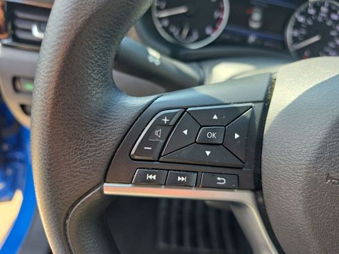 Used 2025 Nissan Sentra SV FWD image 22