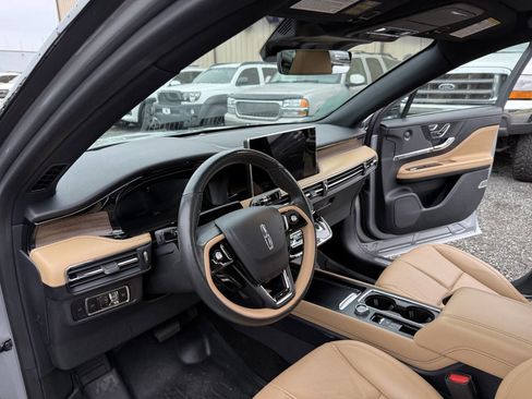 Used 2023 Lincoln Corsair Reserve w/ Equipment Group 202A image 10