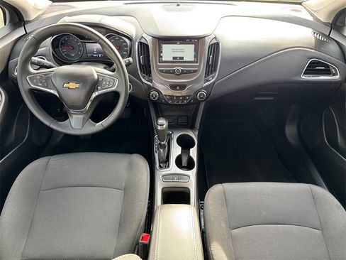 Used 2018 Chevrolet Cruze LT w/ Convenience Package image 22
