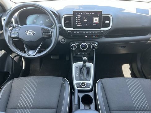 Used 2024 Hyundai Venue Limited FWD image 17