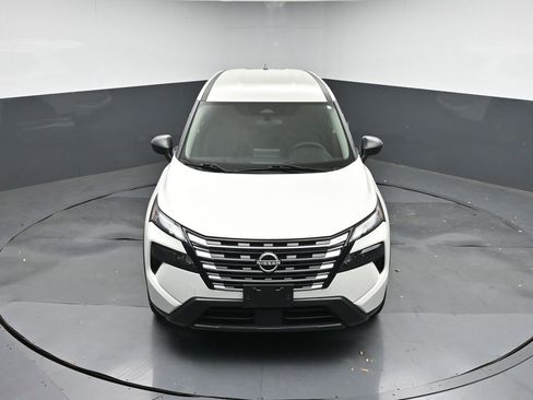 Used 2024 Nissan Rogue S image 40