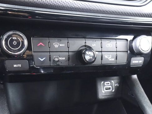 Used 2025 Jeep Compass Latitude w/ Altitude Special Edition image 26