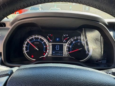 Used 2018 Toyota 4Runner SR5 AWD/4WD image 17