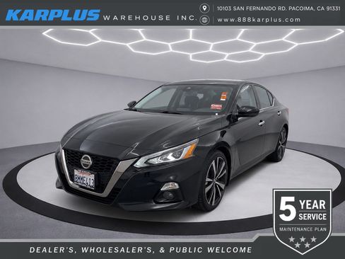 Used 2019 Nissan Altima 2.5 Platinum FWD image 1
