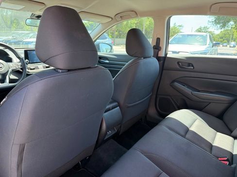 Used 2024 Nissan Altima 2.5 SV FWD image 11