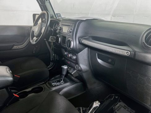 Used 2018 Jeep Wrangler Sport w/ Connectivity Group AWD/4WD image 24