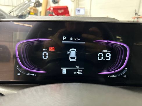 Certified 2024 Kia Telluride S w/ S Sunroof Package AWD/4WD image 18