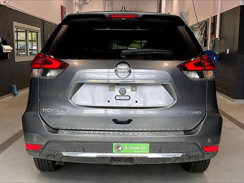 Used 2020 Nissan Rogue SV image 5