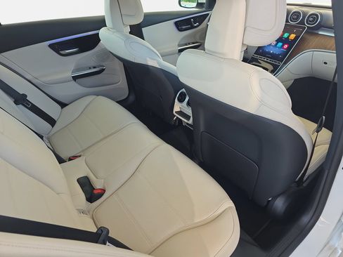 Used 2025 Mercedes-Benz C 300 Sedan image 11