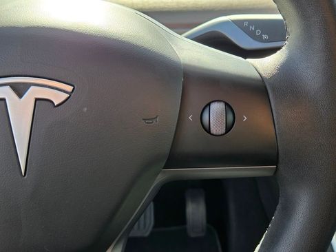 Used 2021 Tesla Model Y Long Range AWD/4WD image 33