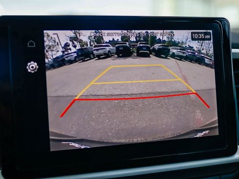 Used 2023 Hyundai Venue Limited image 24