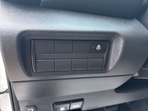 Used 2022 Nissan Kicks SR w/ Premium Package image 22