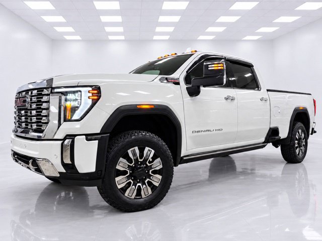 Used 2024 GMC Sierra 2500 Denali w/ Denali Reserve Package AWD/4WD image 4
