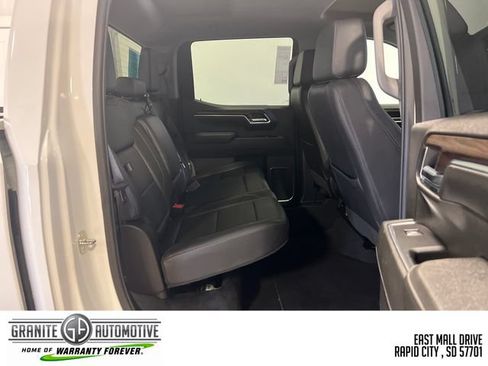 Used 2024 GMC Sierra 1500 SLT AWD/4WD image 35