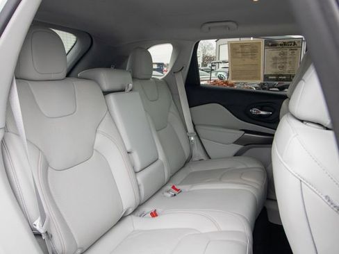 Used 2022 Jeep Cherokee Latitude Lux image 16