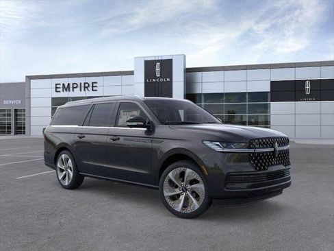 New 2026 Lincoln Navigator L Black Label AWD/4WD image 7