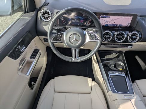 Certified 2025 Mercedes-Benz GLA 250 image 16