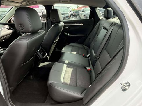 Used 2019 Chevrolet Impala LT FWD image 28