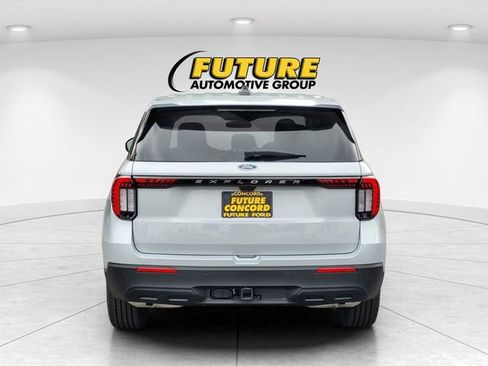 New 2026 Ford Explorer Active image 4