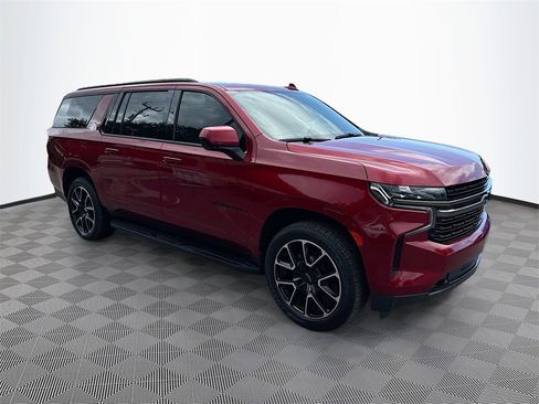 Used 2021 Chevrolet Suburban RST image 4