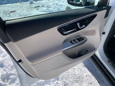 Used 2025 Mercedes-Benz GLC 300 4MATIC image 20