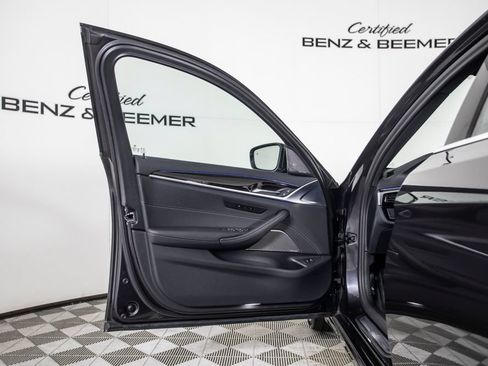 Used 2023 BMW 530i w/ Premium Package RWD image 17