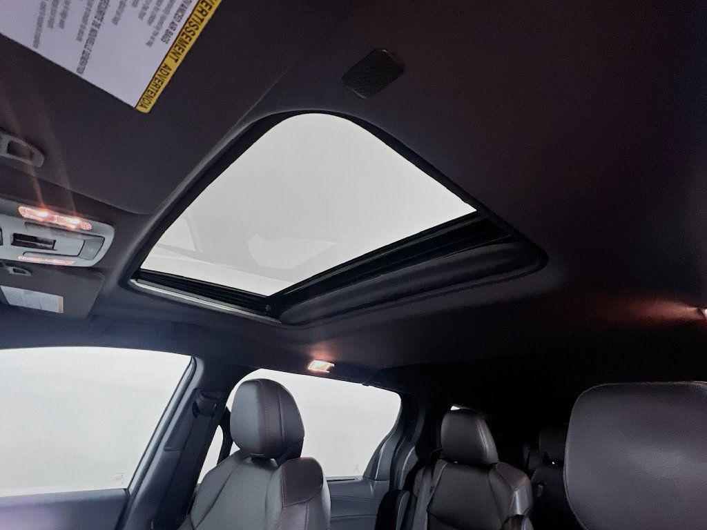 Used 2023 Toyota Sienna XSE w/ XSE Plus Package AWD/4WD image 22