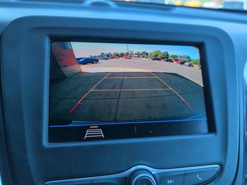 Used 2020 Chevrolet Equinox LT FWD image 19