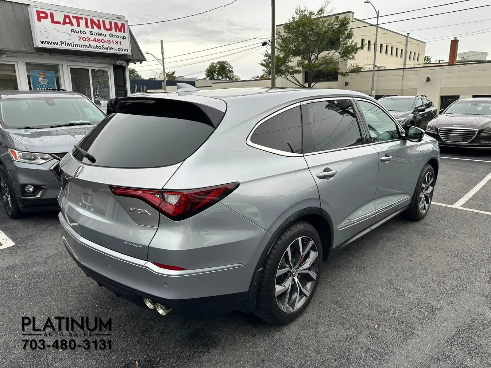 Used 2022 Acura MDX w/ Technology Package AWD/4WD image 5