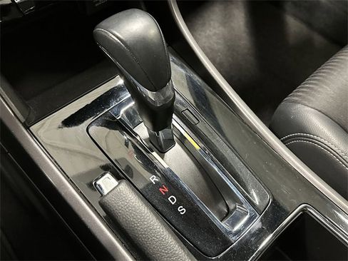 Used 2016 Honda Accord Sport image 22
