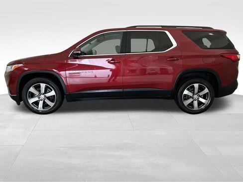 Used 2020 Chevrolet Traverse LT w/ LT Premium Package image 2
