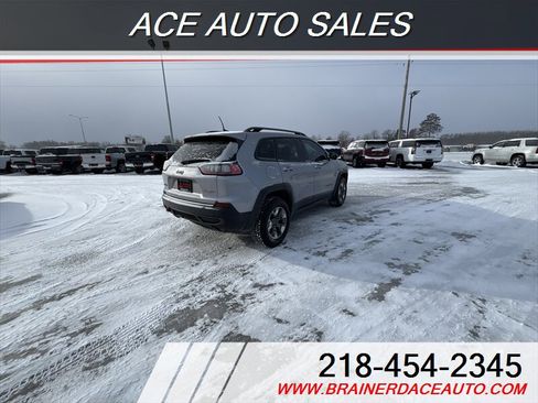 Used 2019 Jeep Cherokee Trailhawk w/ Cold Weather Group image 4