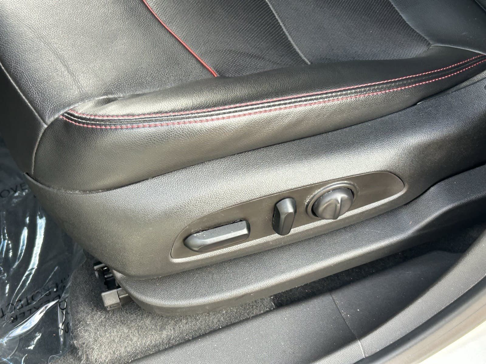 Used 2022 Chevrolet Equinox RS w/ RS Leather Package FWD image 24