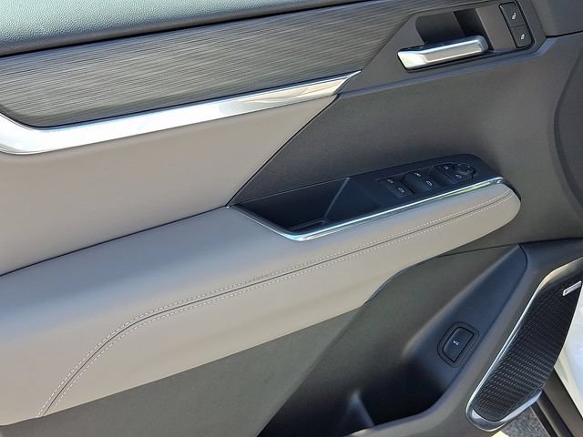 Used 2026 GMC Acadia Elevation w/ Elevation Premium Package FWD image 12