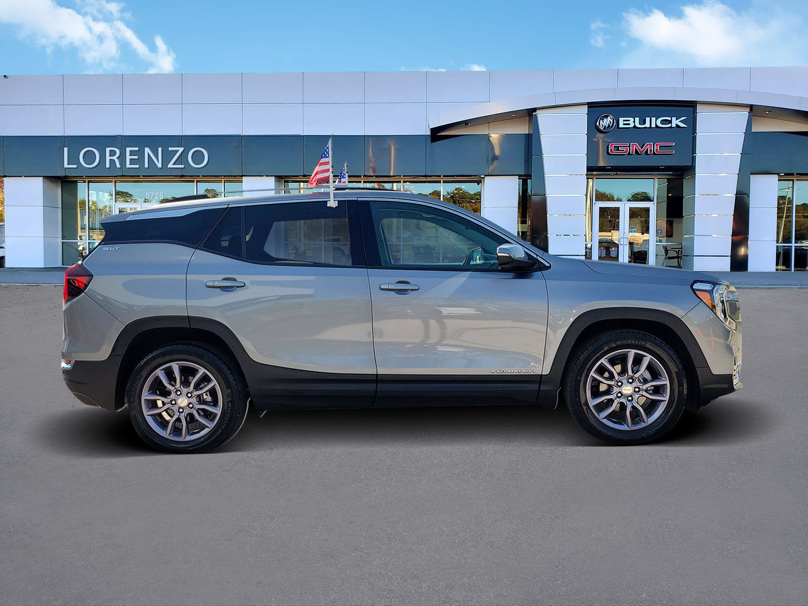 Used 2023 GMC Terrain SLT FWD image 4