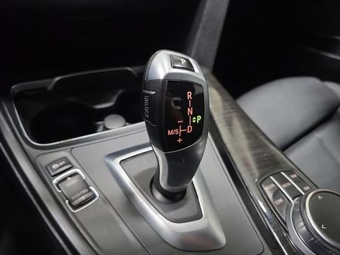 Used 2018 BMW 330i xDrive Sedan AWD/4WD image 24